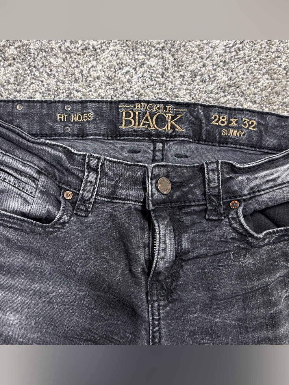 Buckle Black Women’s Skinny Jeans in Washed Black